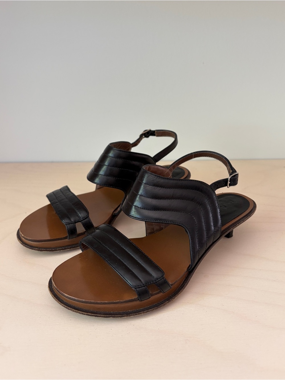 Marni 90’s kitten heel Black Leather Sandals 36.5 - Picture 3 of 7